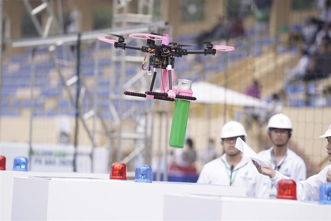 LHU-TDH giữ vững phong độ, bứt phá tại vòng Tứ kết và tiến xa hơn trên hành trình chinh phục UAV CUP PV GAS 2025