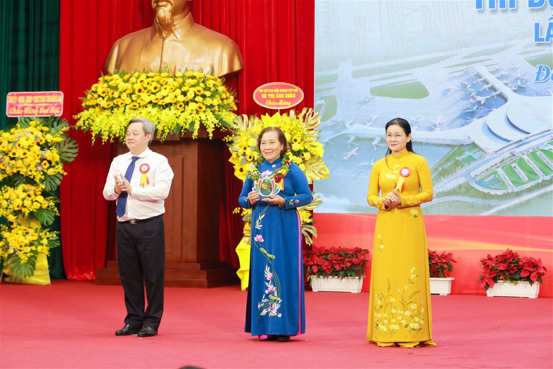 LHU vinh dự được khen thưởng tại Đại hội Thi đua yêu nước tỉnh Đồng Nai lần thứ I (2025–2030)